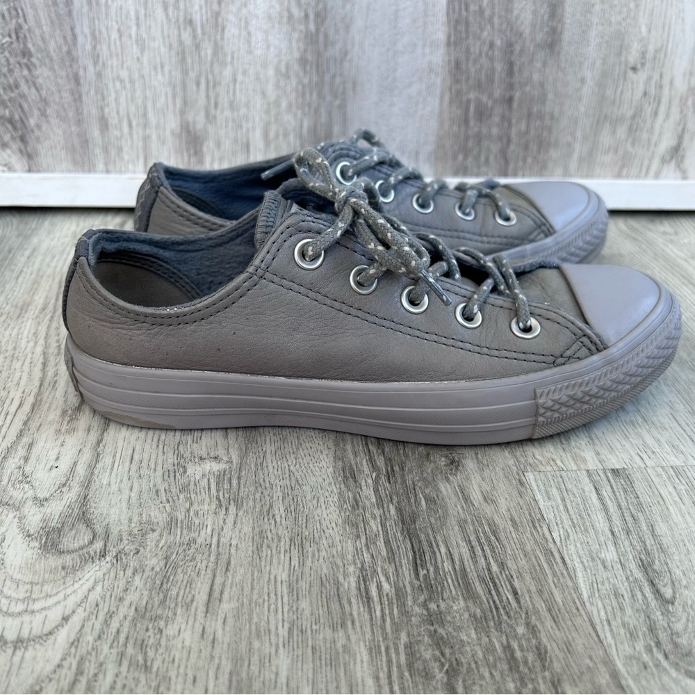Converse Leather Sneaker Womens 6 Grey Low Top Chuck Taylor All Star